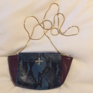 Pour la victoire crossbody purse